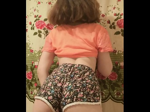 ❤️ Seksikäs nuori beibi riisuu shortsinsa kameran edessä ❤️❌ Porno at us ☑