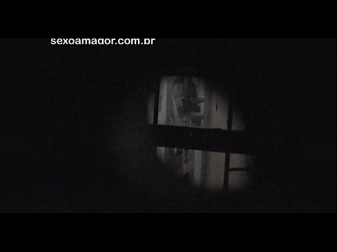 ❤️ Blondi saa salaa videokuvaa naapuruston tirkistelijältä piilossa onttojen tiilien takana ❤️❌ Porno at us ☑